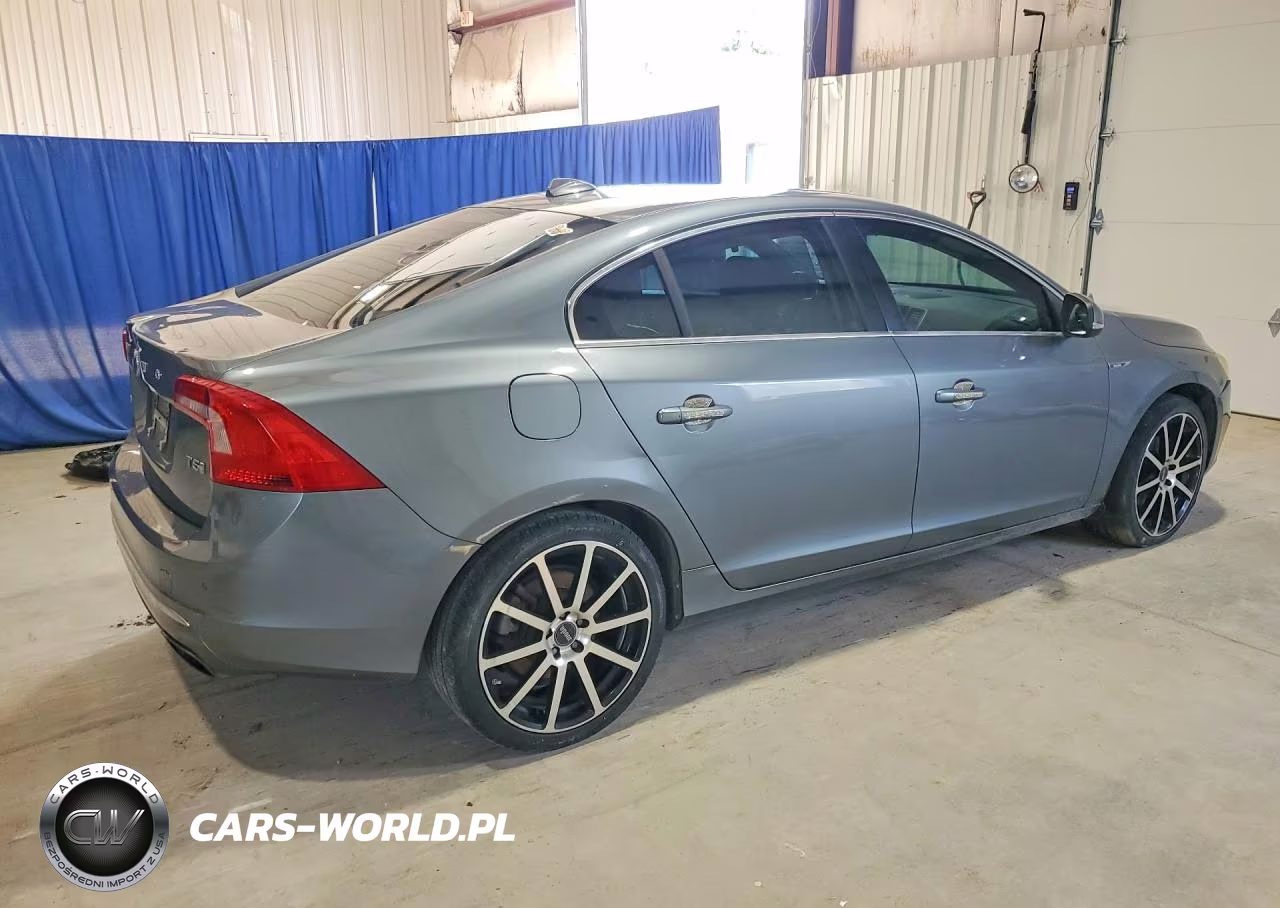 2016 Volvo S60 Platinum VIN:LYV402FM0GB097043 - 3
