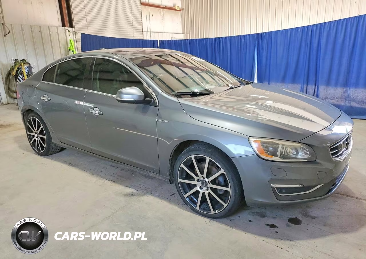 2016 Volvo S60 Platinum VIN:LYV402FM0GB097043 - 4