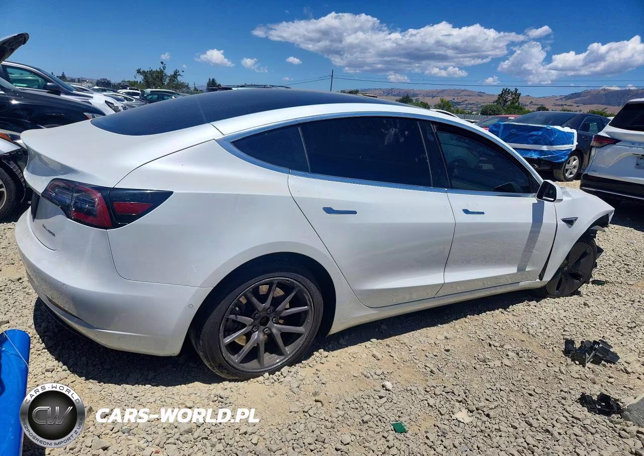2020 Tesla Model 3 VIN:5YJ3E1EB2LF650713 - 3