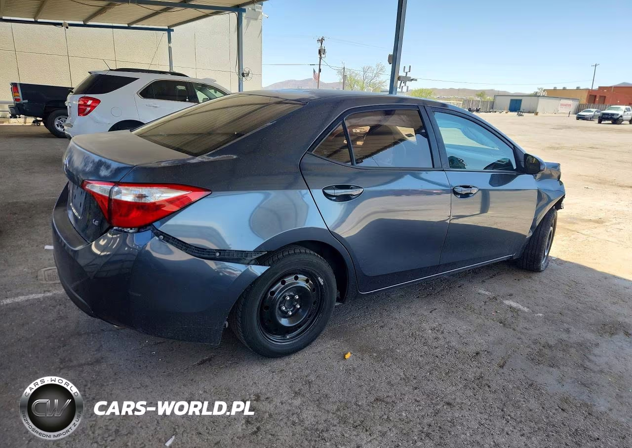 2015 Toyota Corolla Le VIN:5YFBURHE3FP334572 - 3