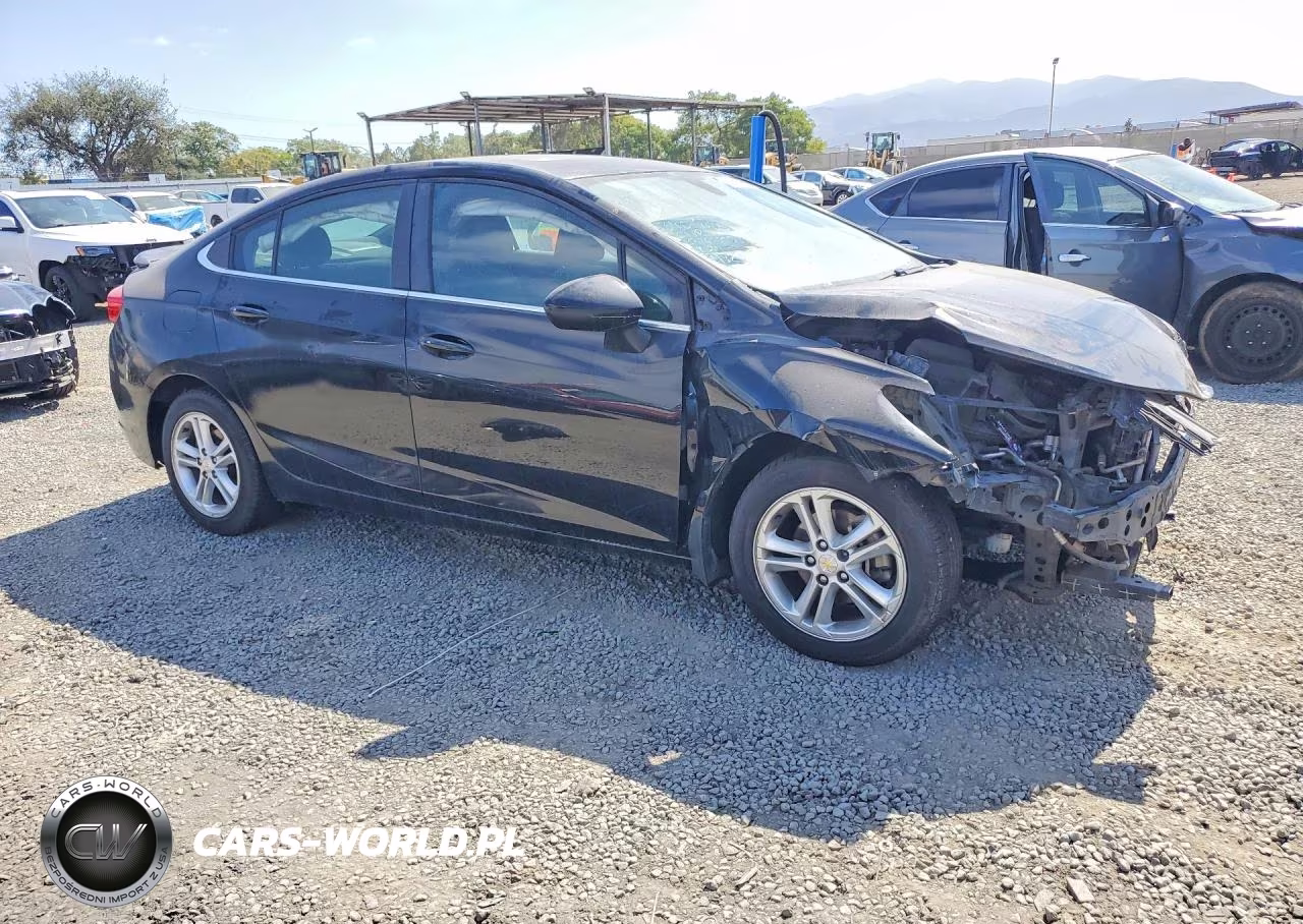 2017 Chevrolet Cruze Lt VIN:1G1BE5SM1H7194539 - 4