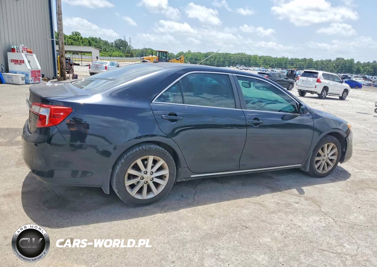 2014 Toyota Camry Xle VIN:4T4BF1FK1ER343682 - 3