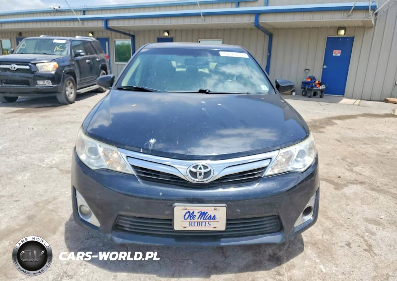 2014 Toyota Camry Xle VIN:4T4BF1FK1ER343682 - 5