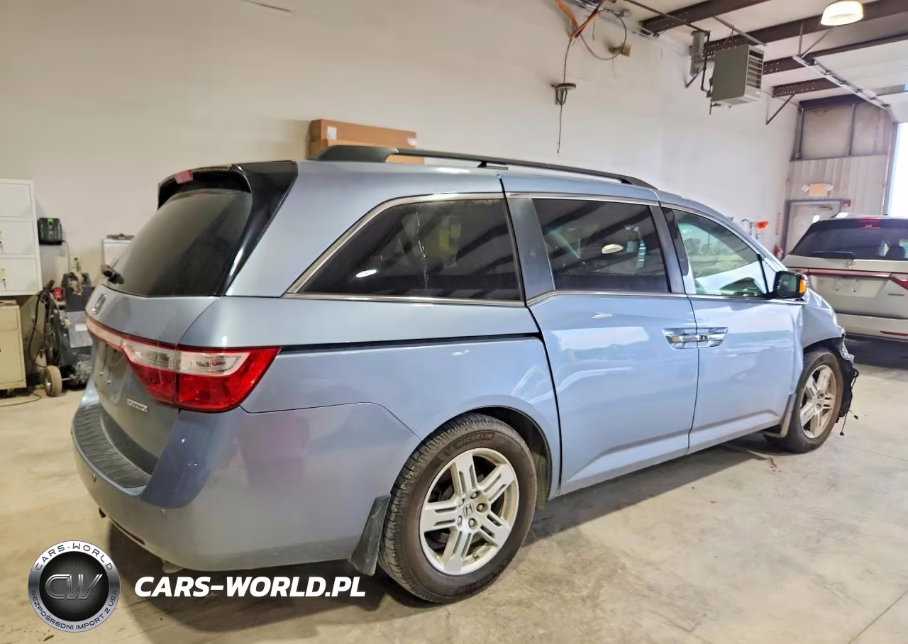 2012 Honda Odyssey Touring VIN:5FNRL5H94CB085896 - 3