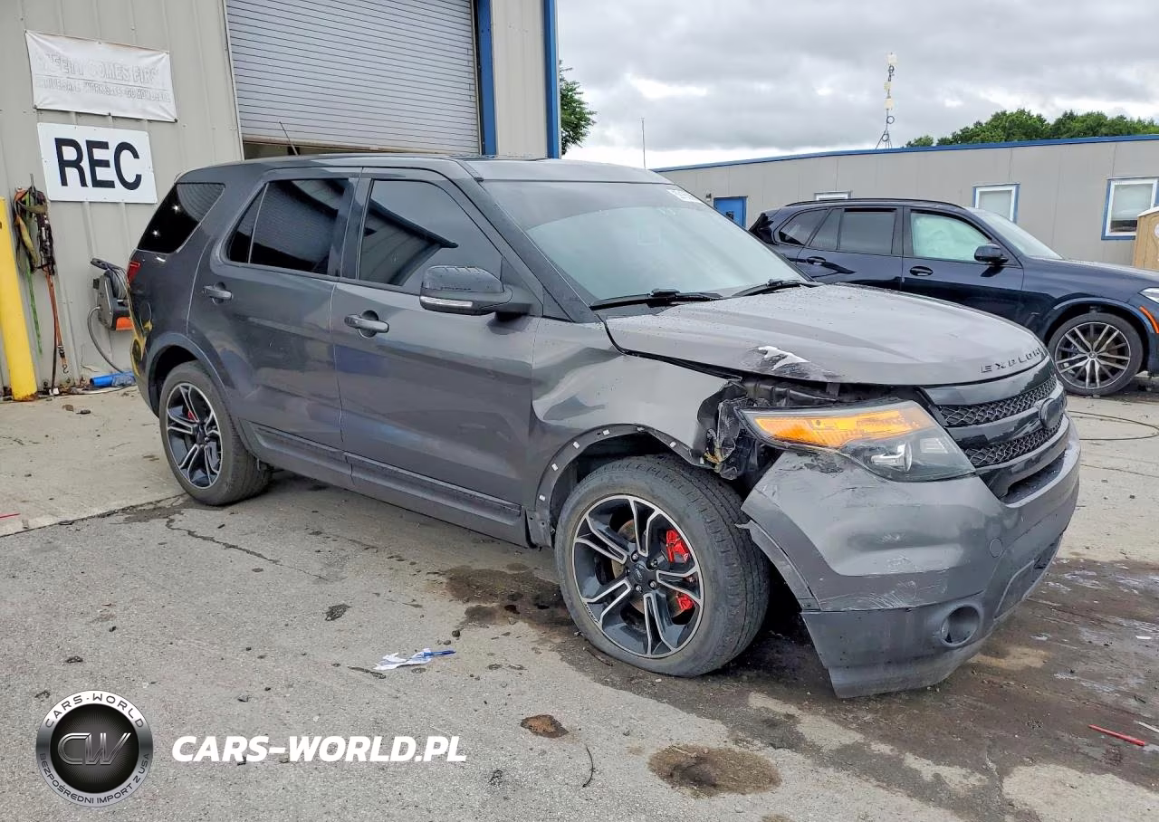 2015 Ford Explorer Sport VIN:1FM5K8GT1FGC58697 - 4