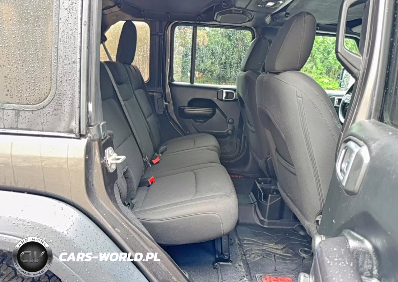 2018 Jeep Wrangler Unlimited Sport 4X4 VIN:1C4HJXDG8JW171528 - 6