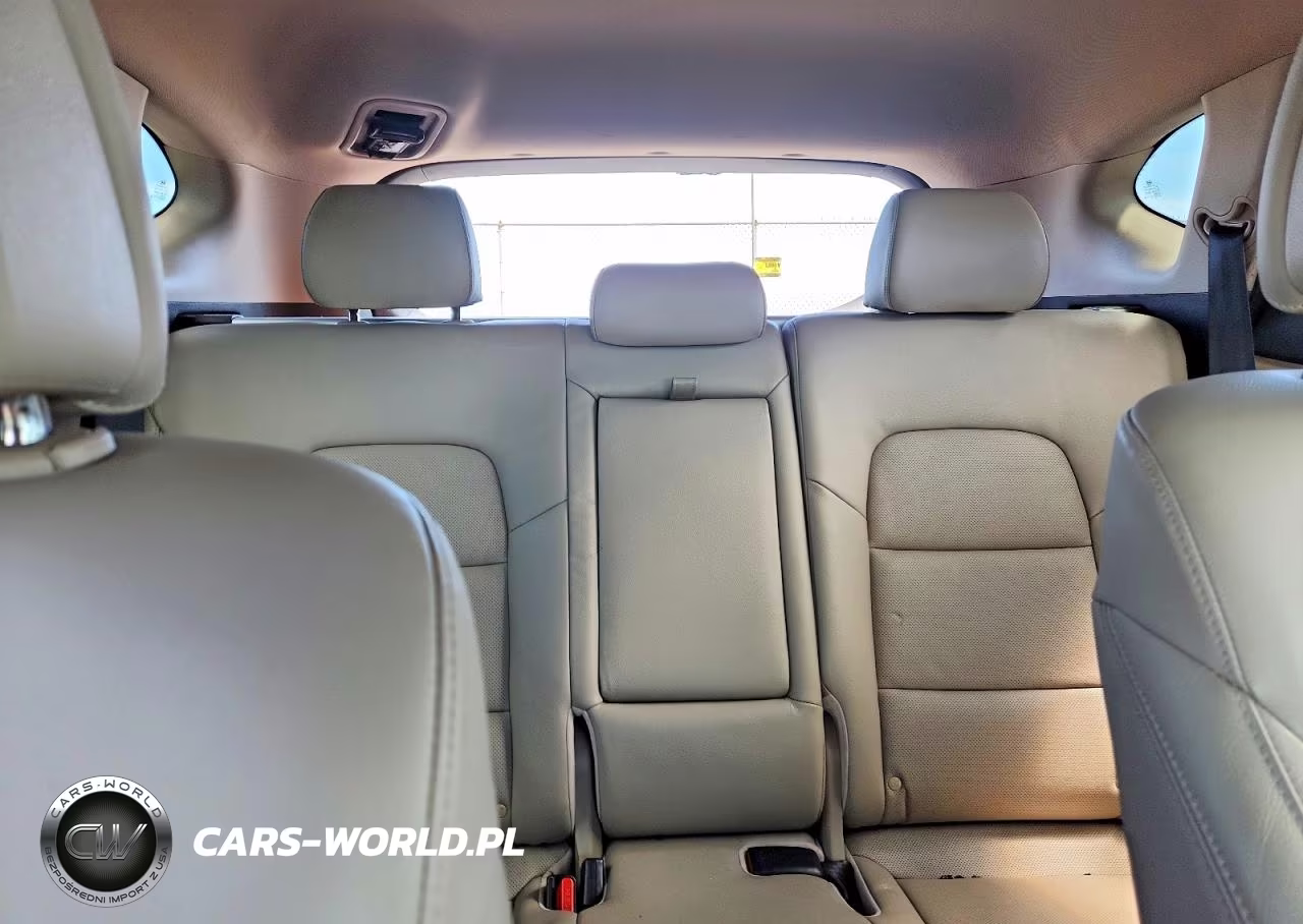 2018 Hyundai Tucson Sel Plus VIN:KM8J33A49JU648036 - 10