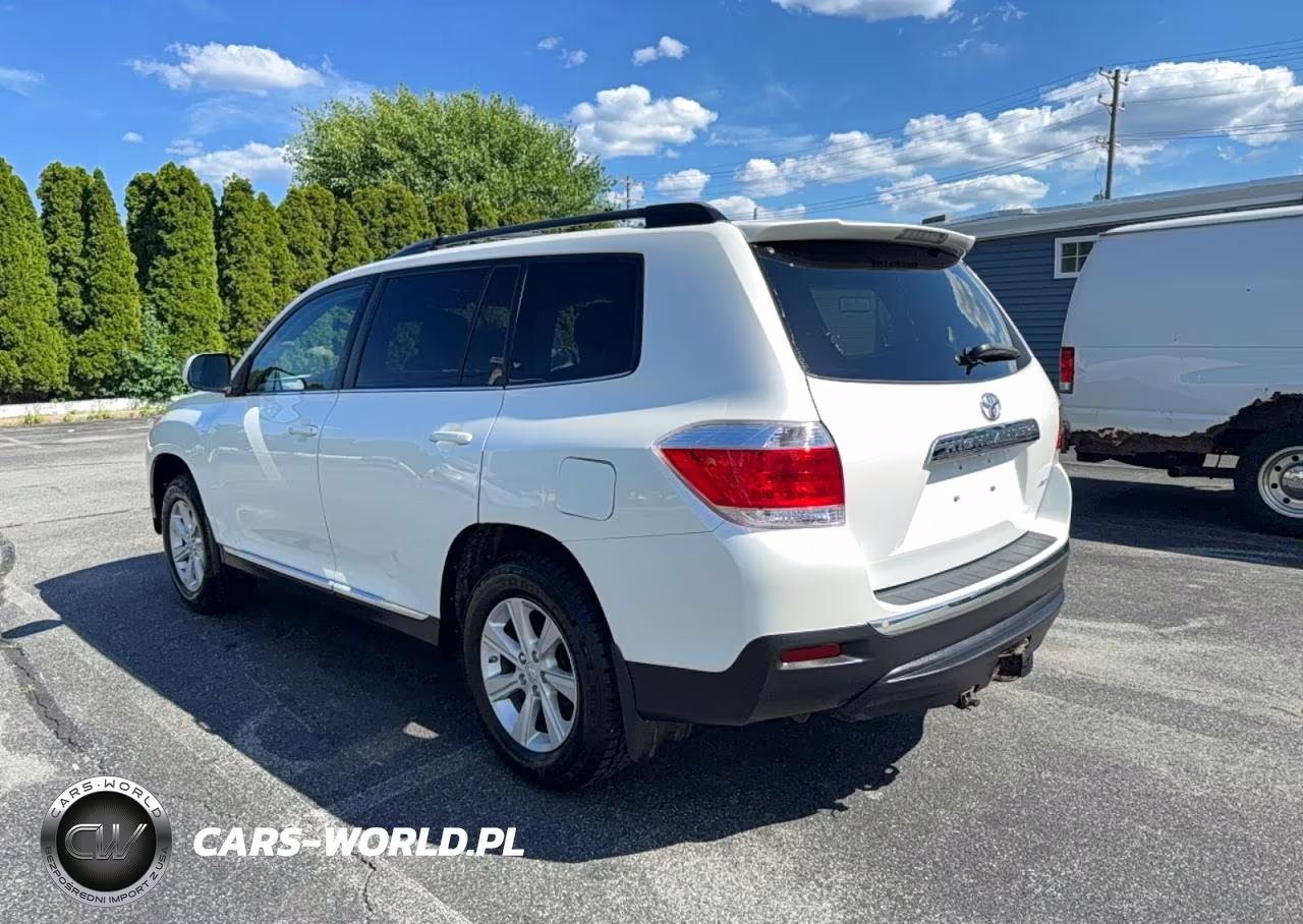 2011 Toyota Highlander Base VIN:5TDBK3EH6BS057645 - 3