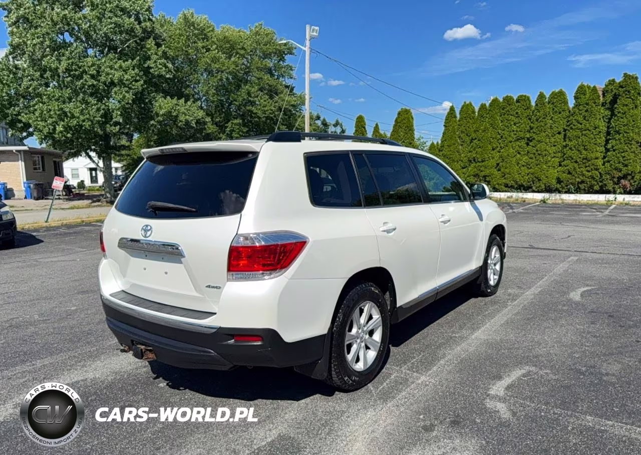 2011 Toyota Highlander Base VIN:5TDBK3EH6BS057645 - 4