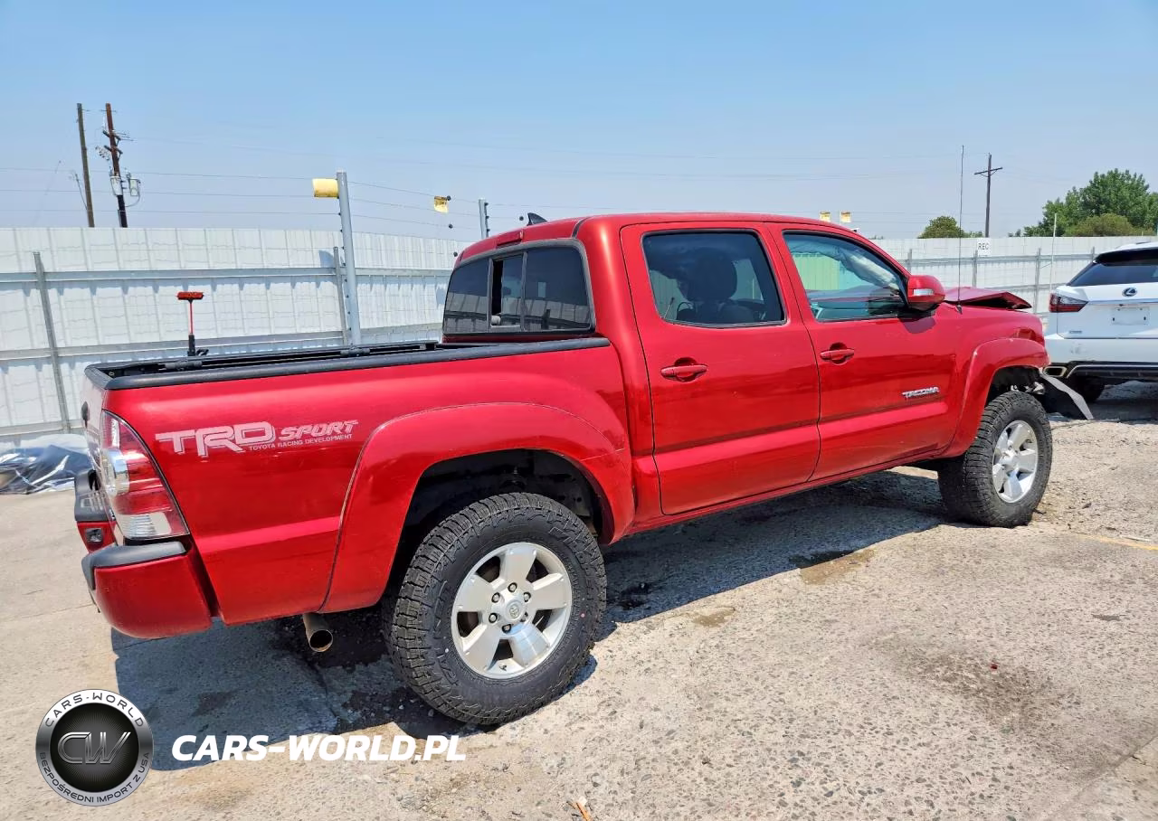 2015 Toyota Tacoma V6 VIN:3TMLU4EN3FM179346 - 3