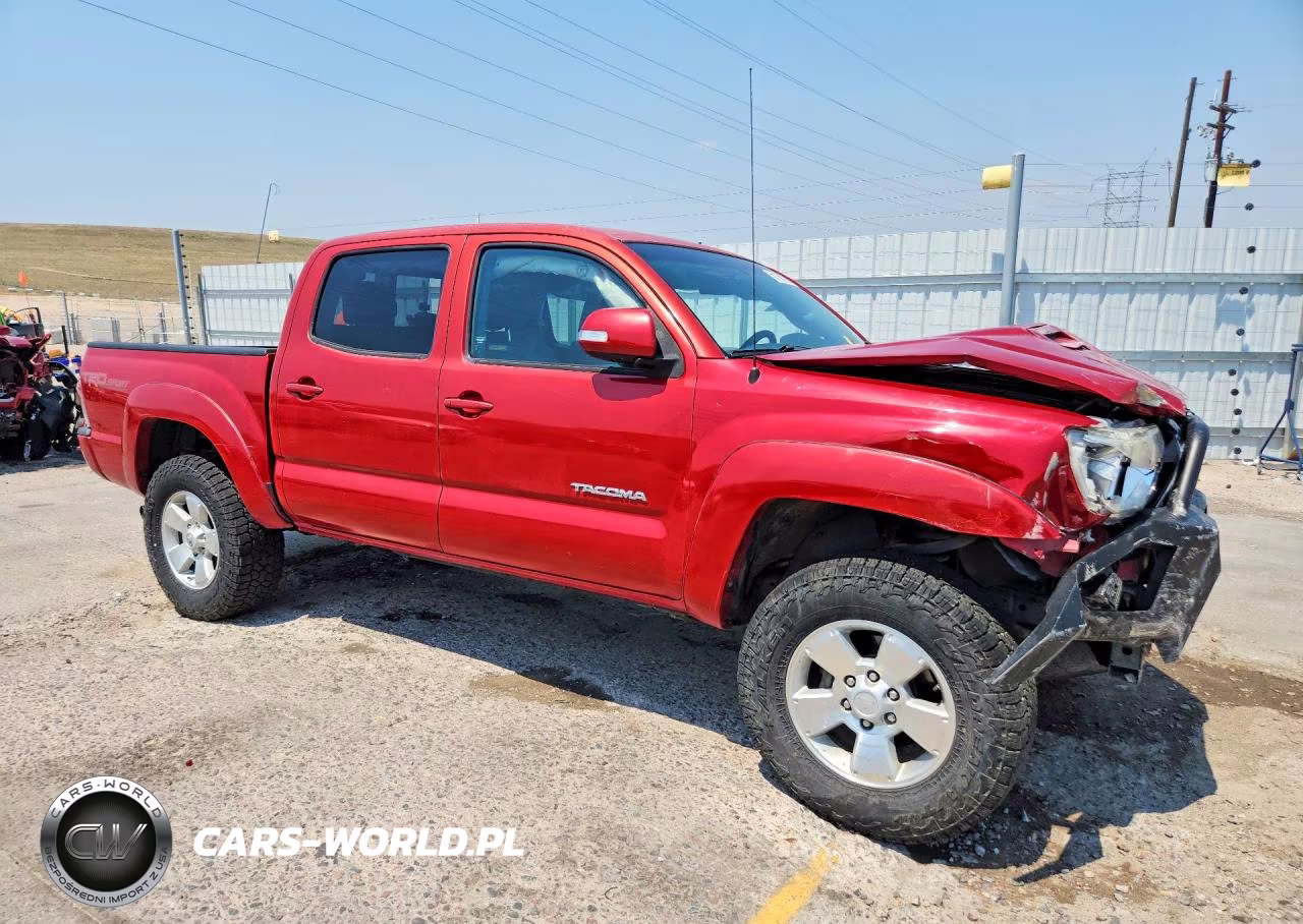 2015 Toyota Tacoma V6 VIN:3TMLU4EN3FM179346 - 4