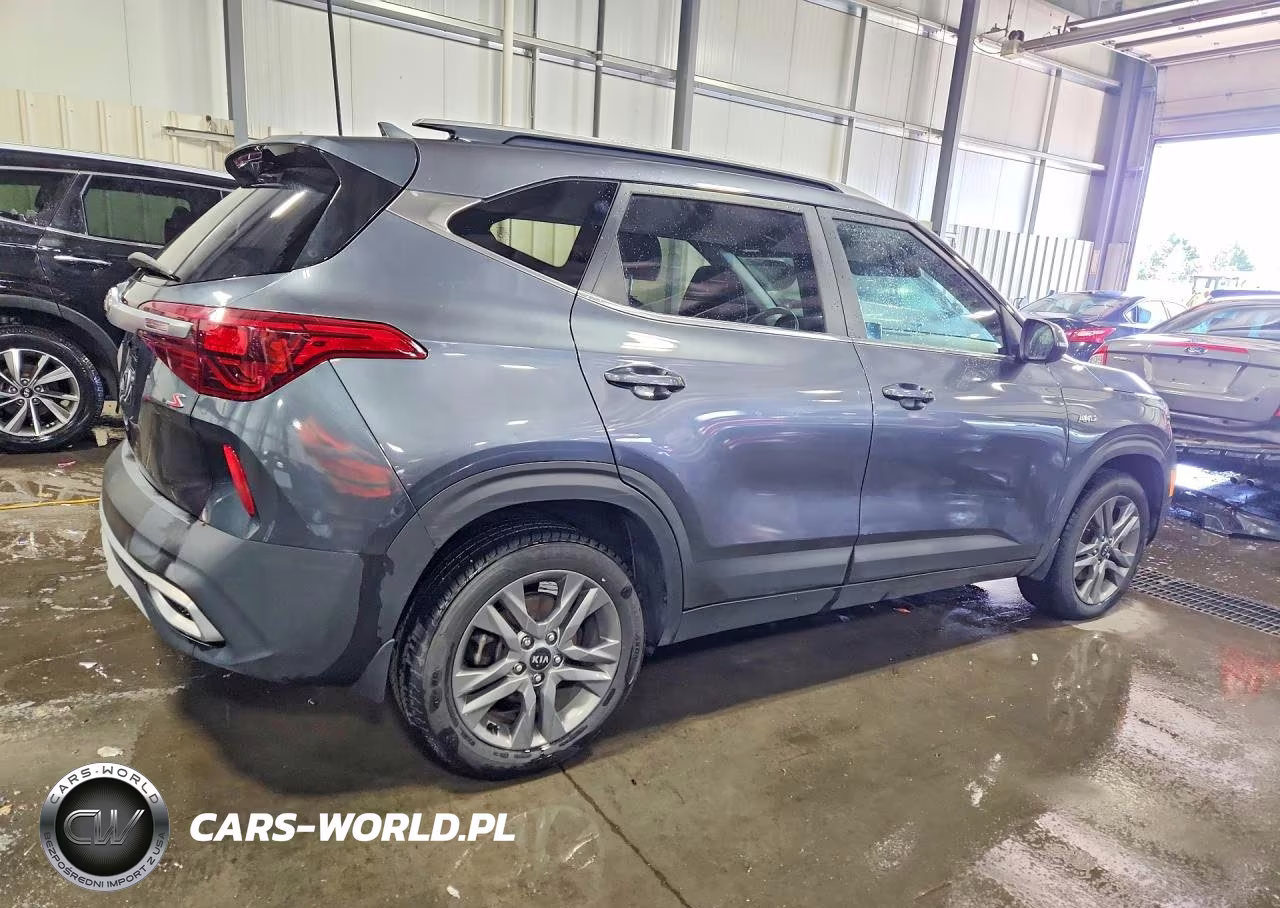 2021 Kia Seltos S VIN:KNDEUCAA4M7133666 - 3