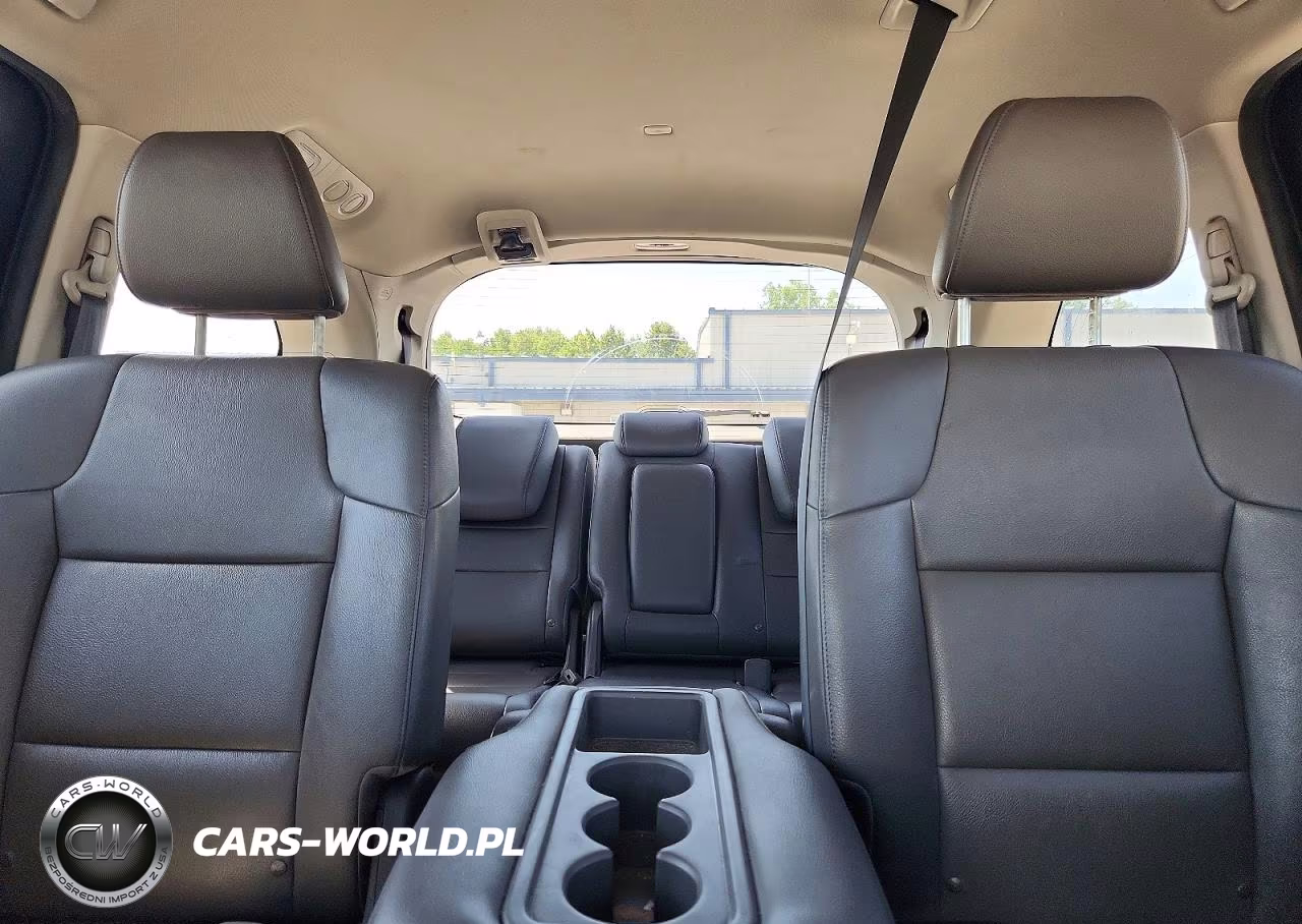 2017 Honda Odyssey Touring VIN:5FNRL5H98HB004115 - 10