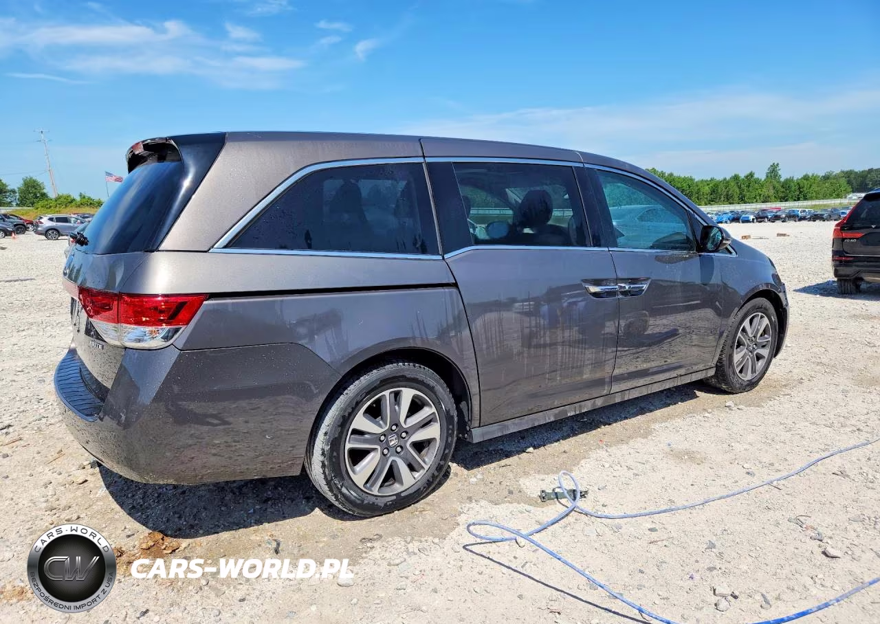 2017 Honda Odyssey Touring VIN:5FNRL5H98HB004115 - 3