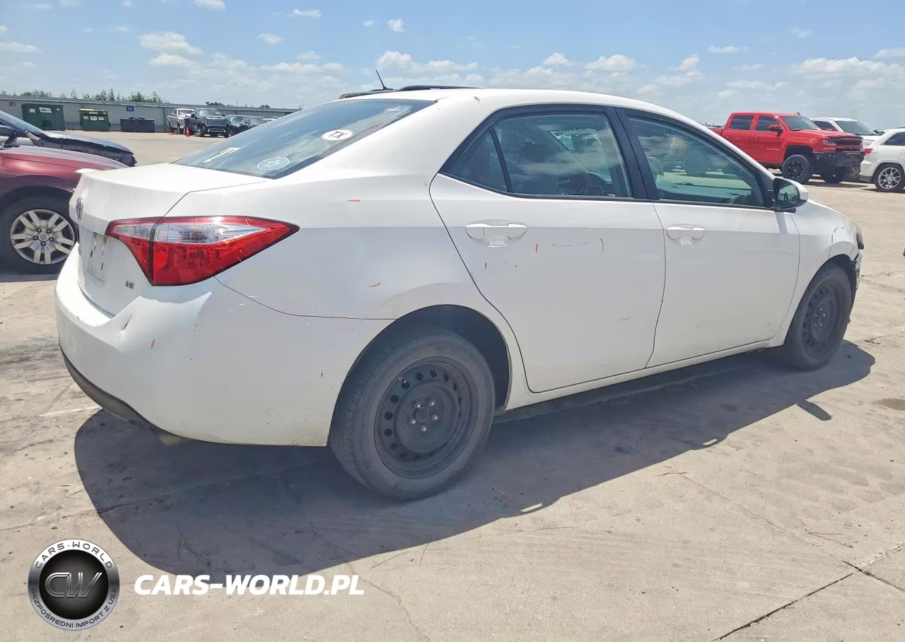 2016 Toyota Corolla Le VIN:5YFBURHE4GP528190 - 3