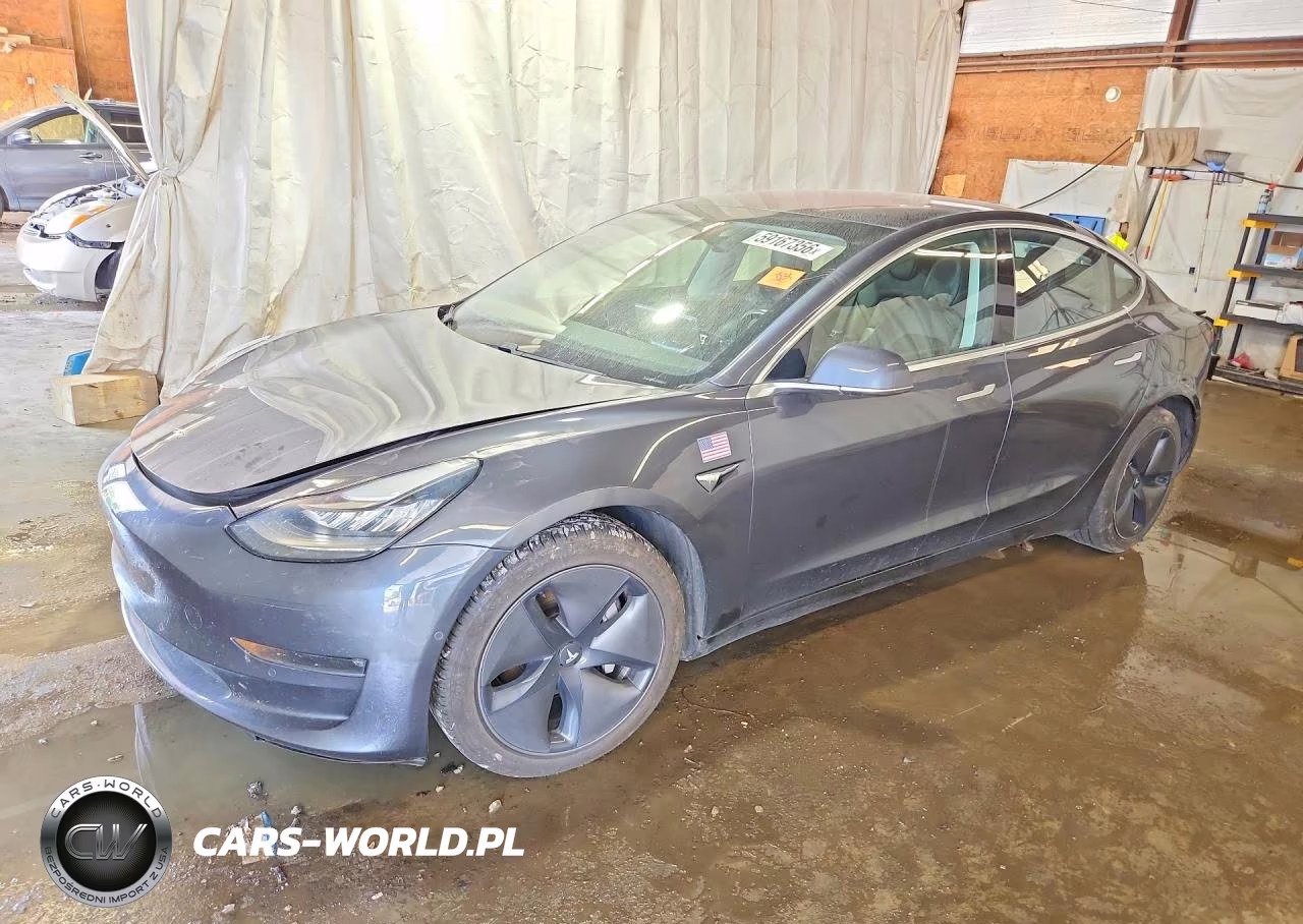 2018 Tesla Model 3 – zdjęcie 1 z 12