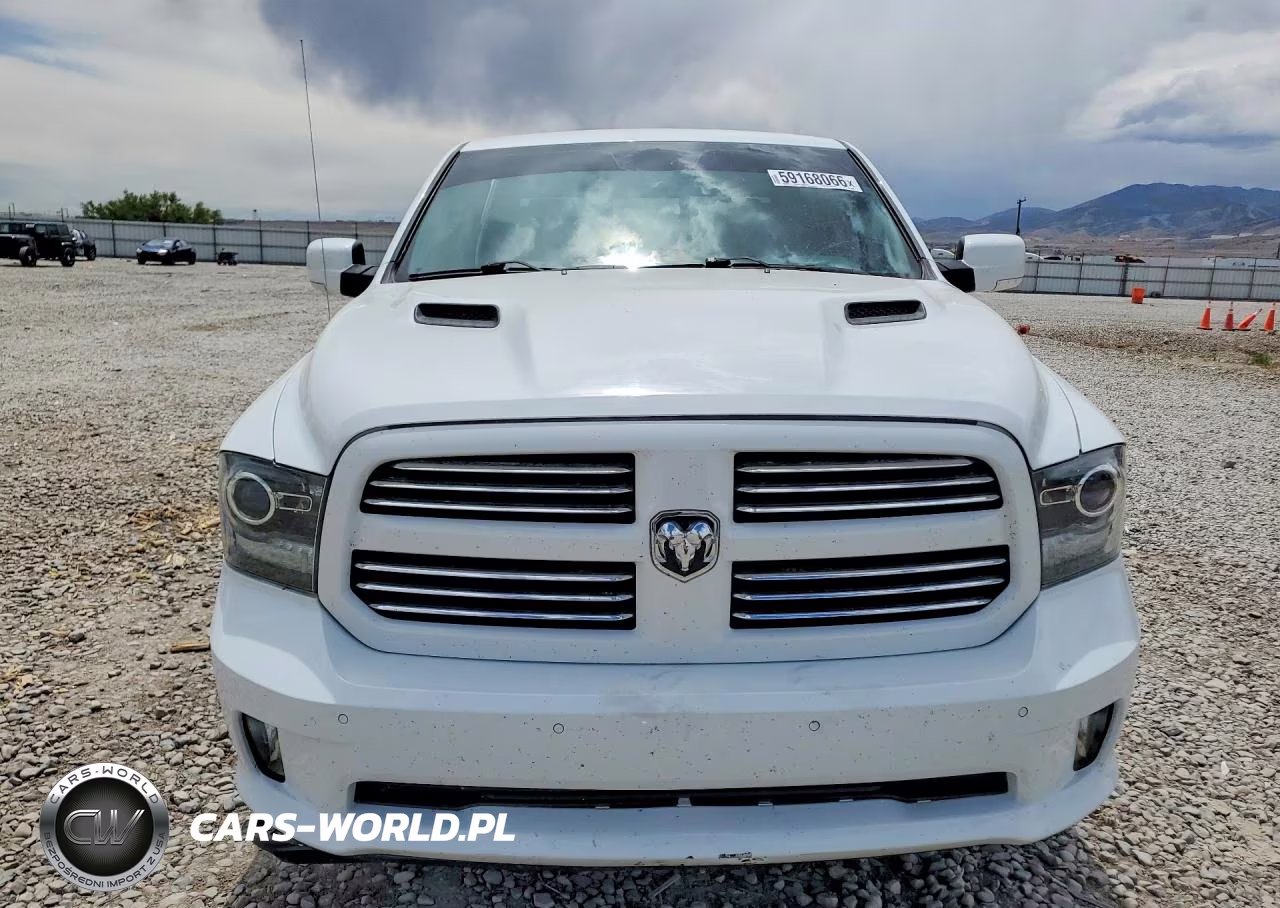 2017 Ram 1500 Sport VIN:1C6RR7MT0HS565902 - 5