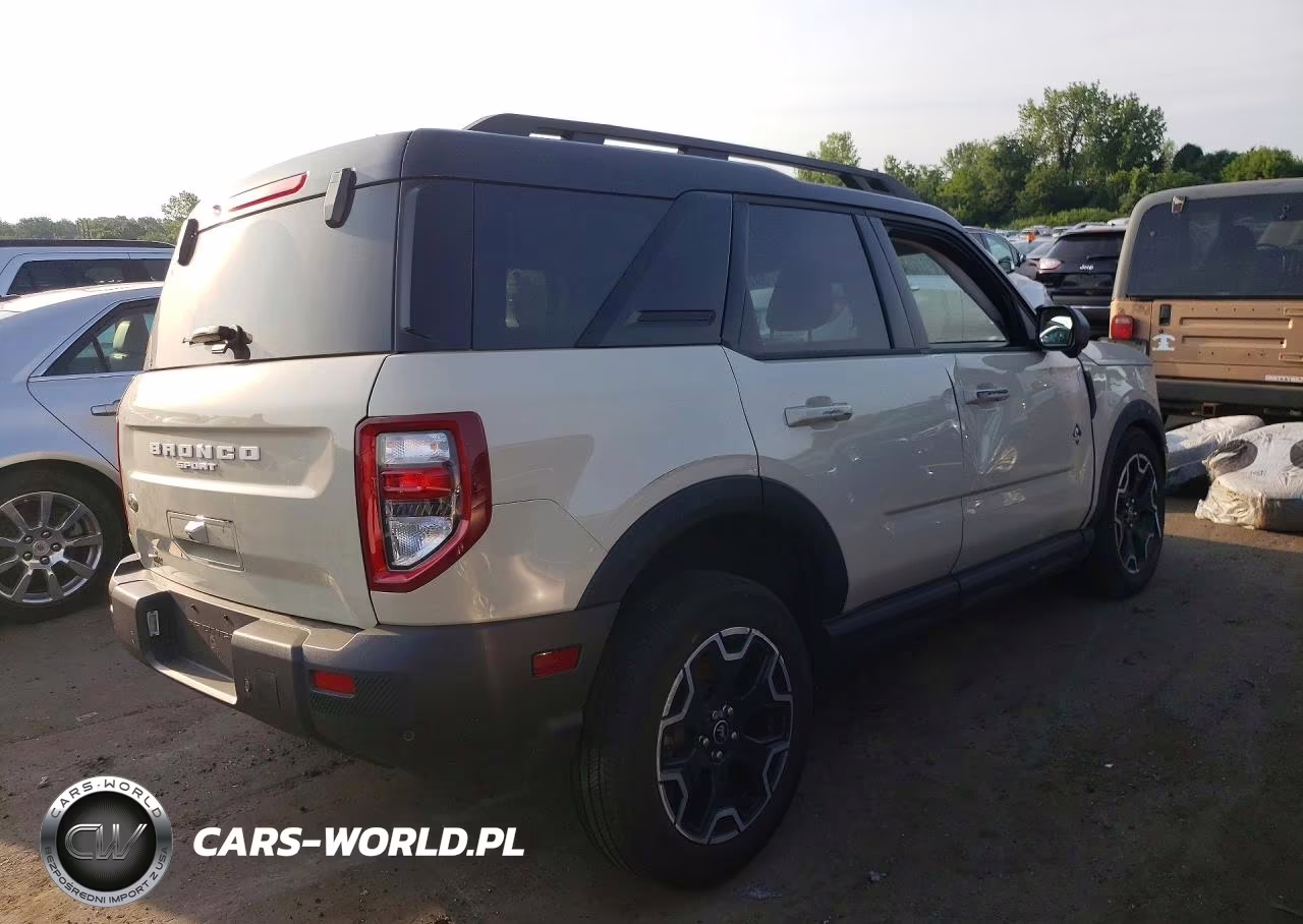 2025 Ford Bronco Sport Outer Banks VIN:3FMCR9CN5SRE08264 - 3