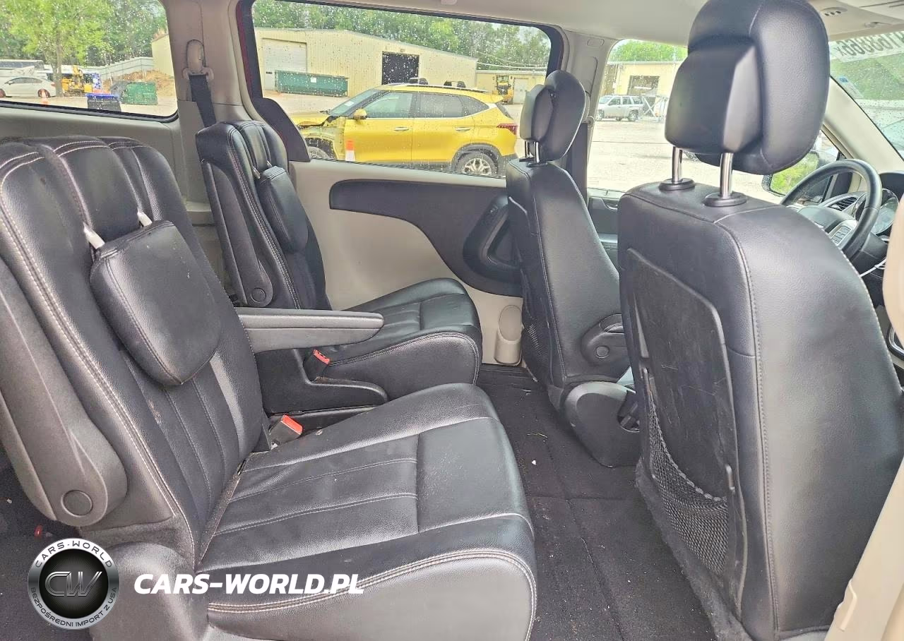 2015 Chrysler Town & Country Touring VIN:2C4RC1BG6FR696263 - 11