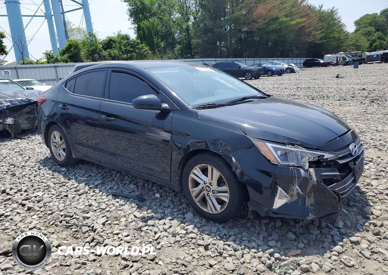 2019 Hyundai Elantra Sel VIN:5NPD84LF7KH482506 - 4