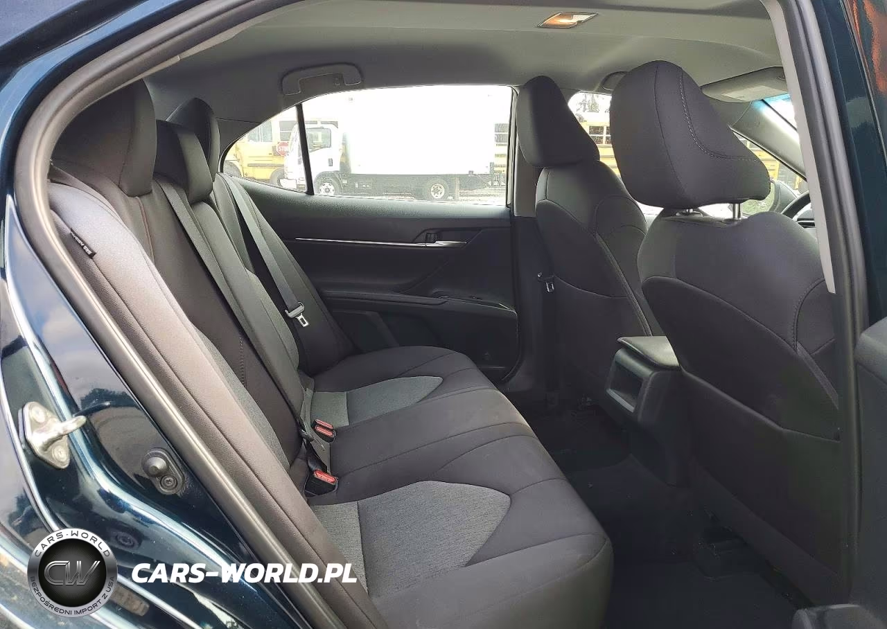 2019 Toyota Camry Le VIN:4T1B11HK3KU787776 - 10
