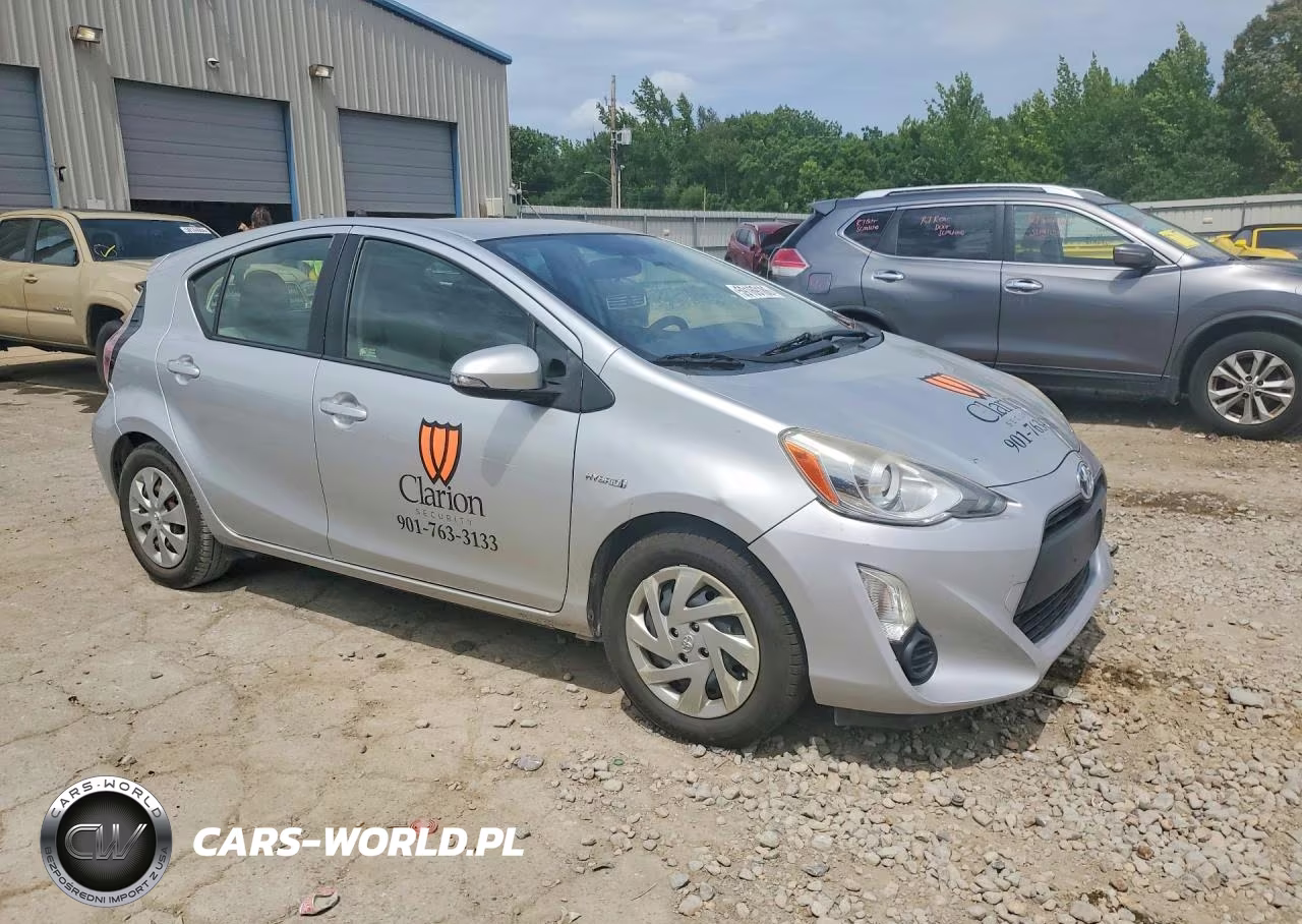 2015 Toyota Prius C One VIN:JTDKDTB39F1583595 - 4