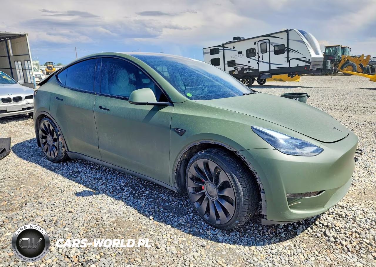2024 Tesla Model Y VIN:7SAYGDEFXRF024097 - 4