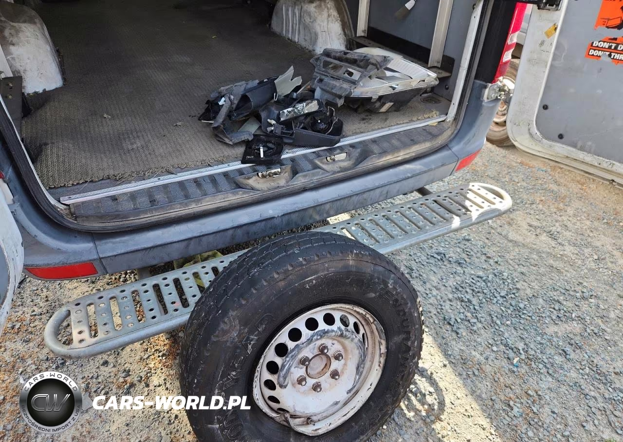 2012 Mercedes-Benz Sprinter 2500 Delivery Van VIN:WD3PE8CB4C5693961 - 13