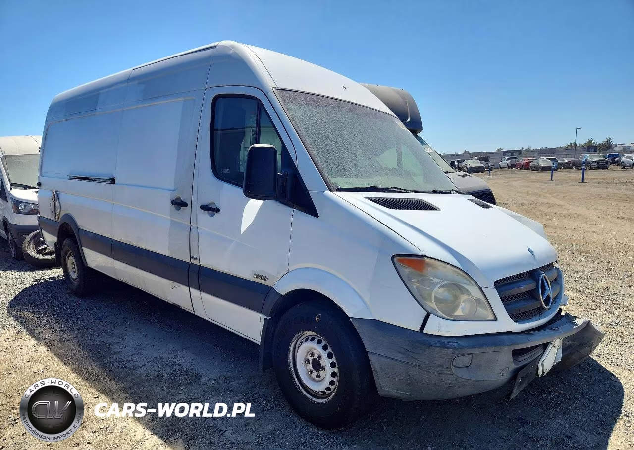 2012 Mercedes-Benz Sprinter 2500 Delivery Van VIN:WD3PE8CB4C5693961 - 4