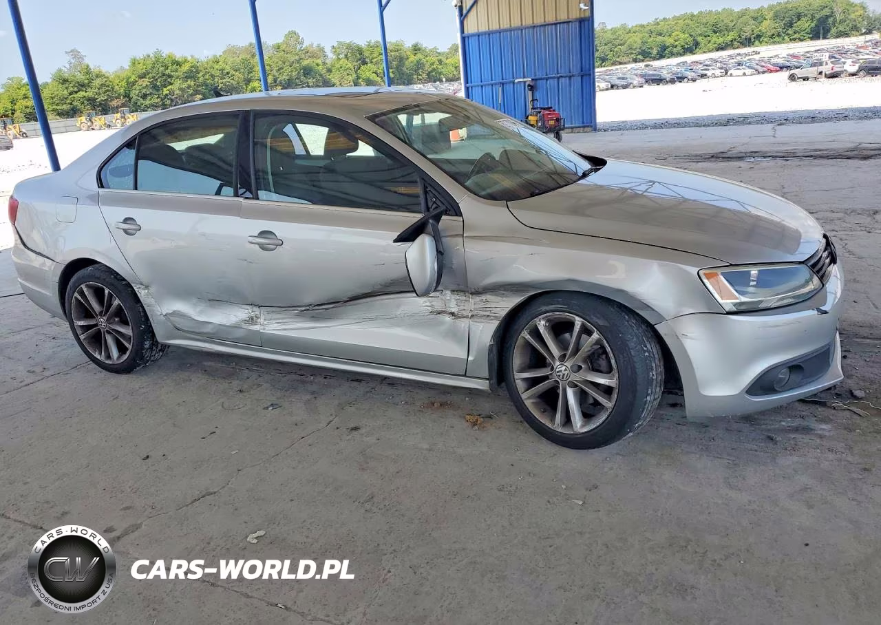 2012 Volkswagen Jetta VIN:3VWLP7AJ6CM399794 - 4