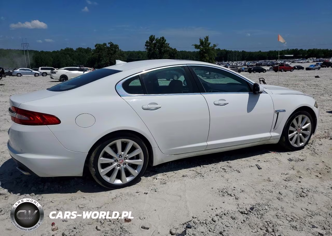 JAGUAR XF VIN:SAJWJ0EF8E8U18305 - 3