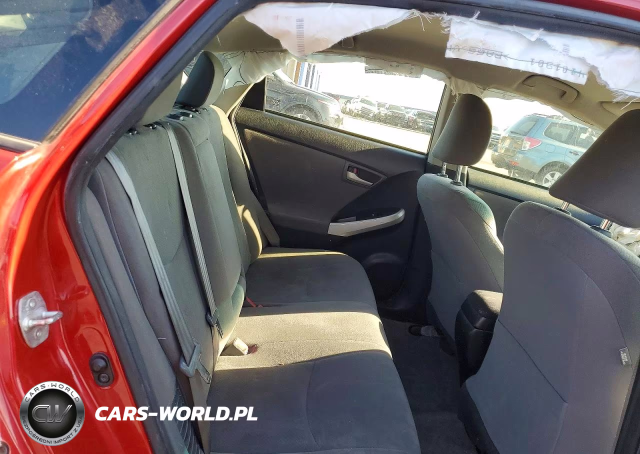 2015 Toyota Prius Two VIN:JTDKN3DU2F1918182 - 10