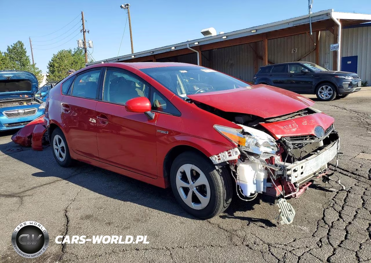 2015 Toyota Prius Two VIN:JTDKN3DU2F1918182 - 4