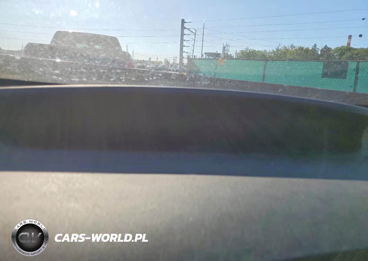 2015 Toyota Prius Two VIN:JTDKN3DU2F1918182 - 9