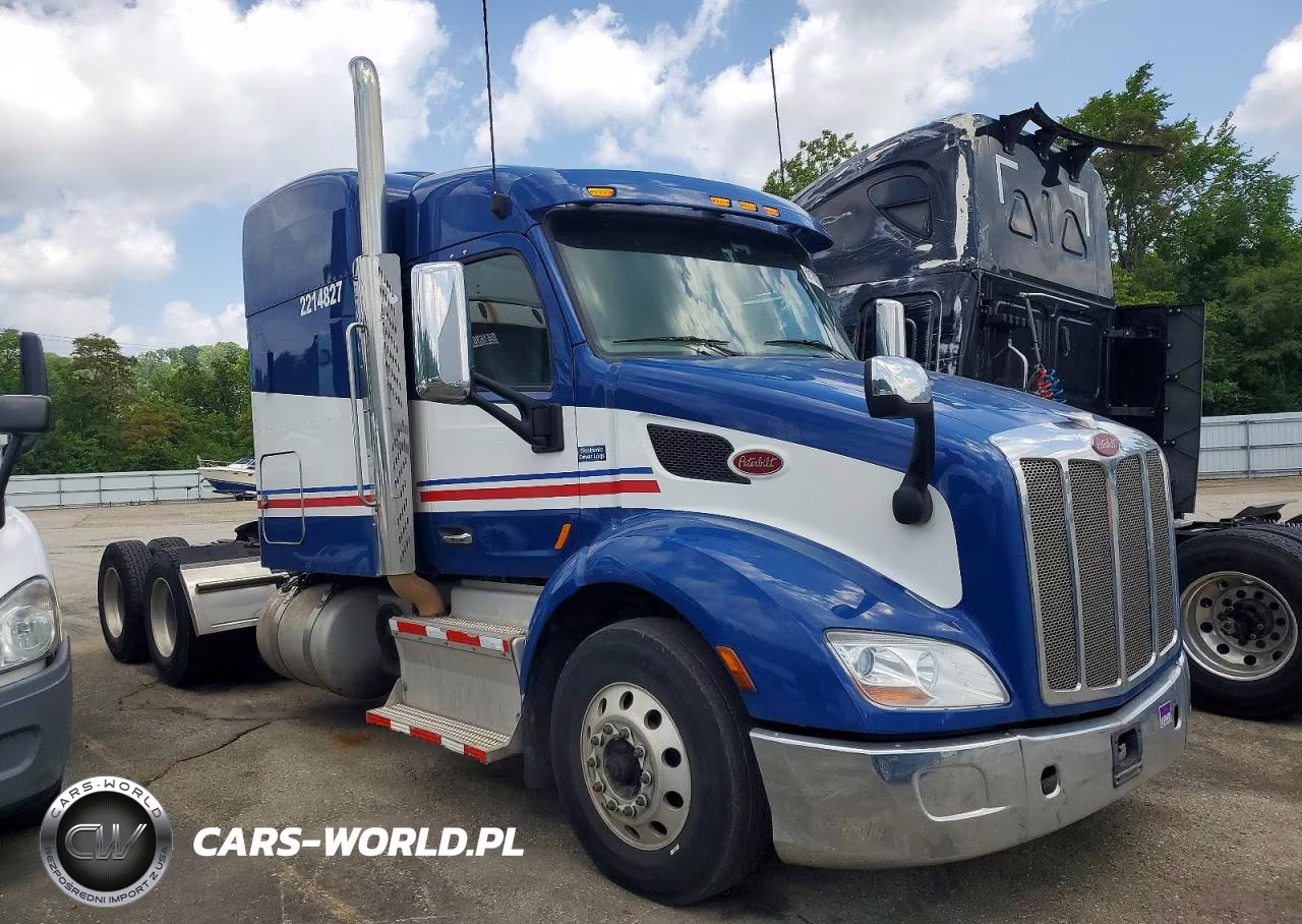2017 Peterbilt 579 Semi Truck