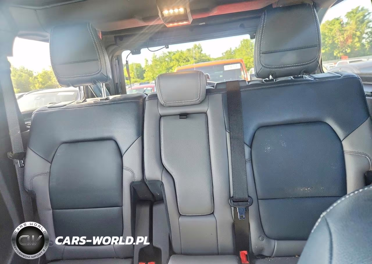 2022 Ford Bronco Base VIN:1FMDE5BH5NLB60203 - 10