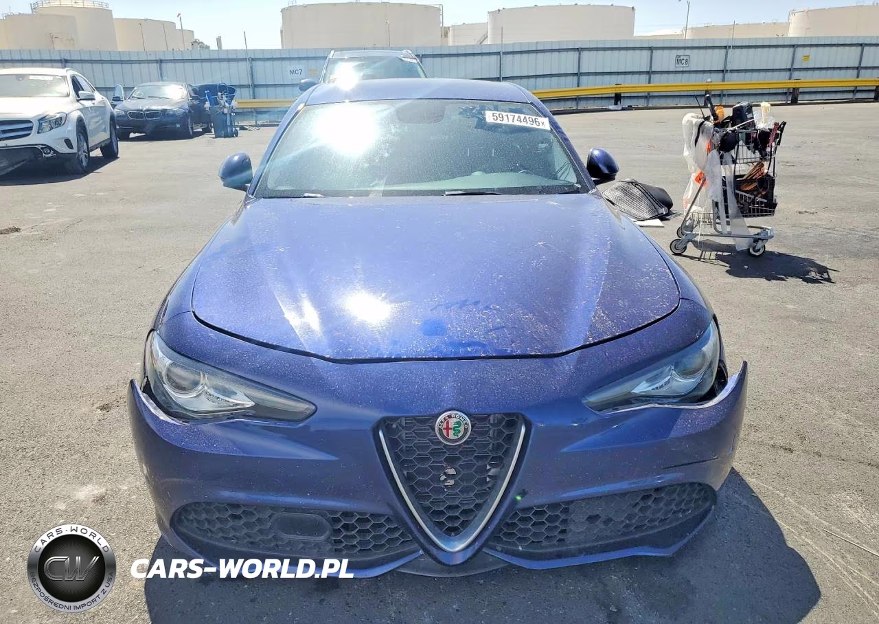 2017 Alfa Romeo Giulia VIN:ZARFAEBN8H7535664 - 5