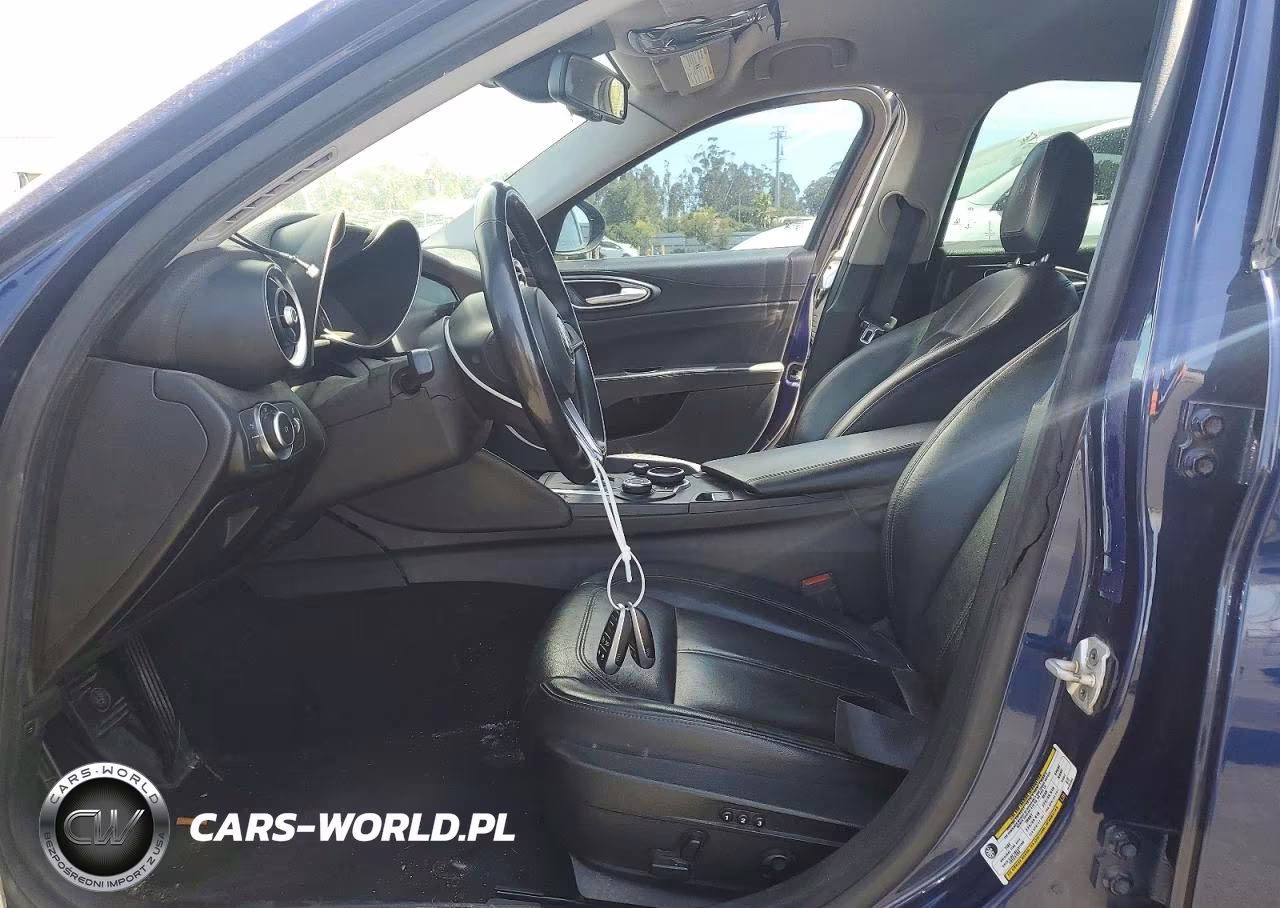 2017 Alfa Romeo Giulia VIN:ZARFAEBN8H7535664 - 7