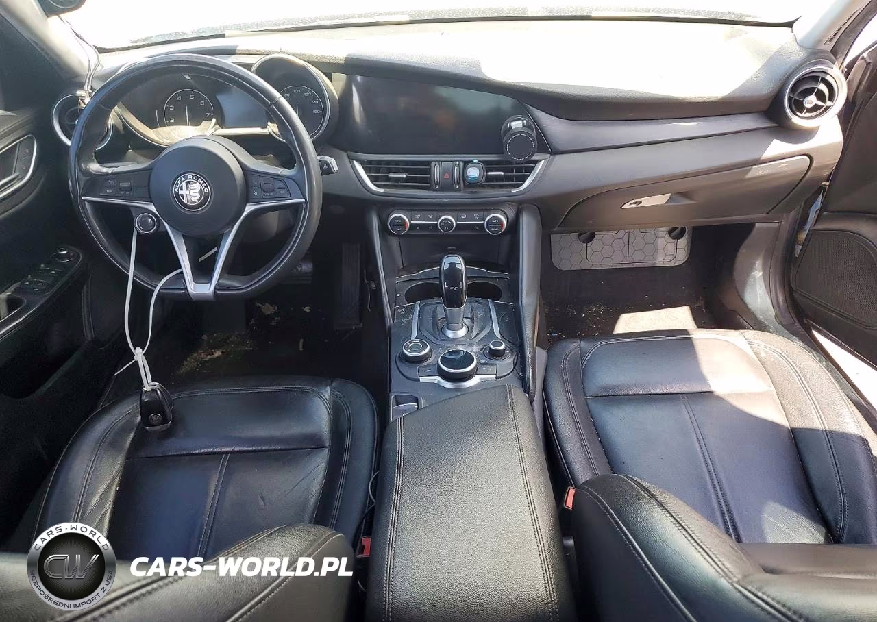 2017 Alfa Romeo Giulia VIN:ZARFAEBN8H7535664 - 8