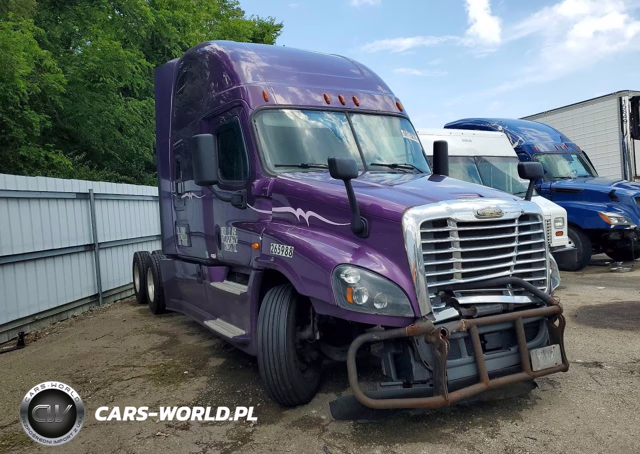 2015 Freightliner Cascadia Semi Truck VIN:3AKJGLD53FSFN3286 - 4