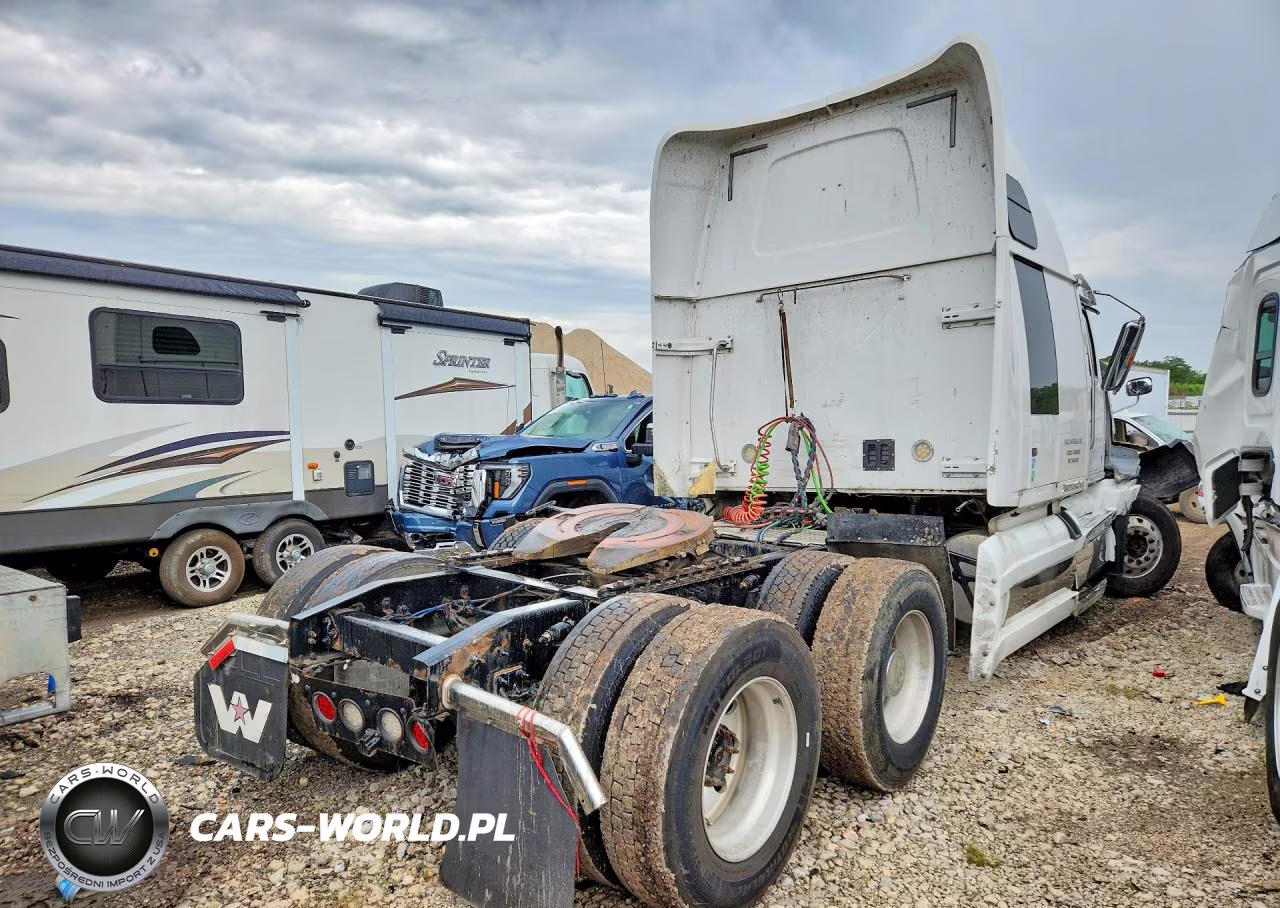 2020 Western Star 5700 Semi Truck VIN:5KJJBHDR2LLLC4655 - 3