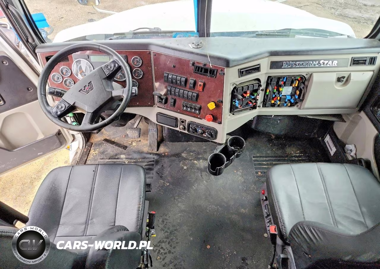 2020 Western Star 5700 Semi Truck VIN:5KJJBHDR2LLLC4655 - 8