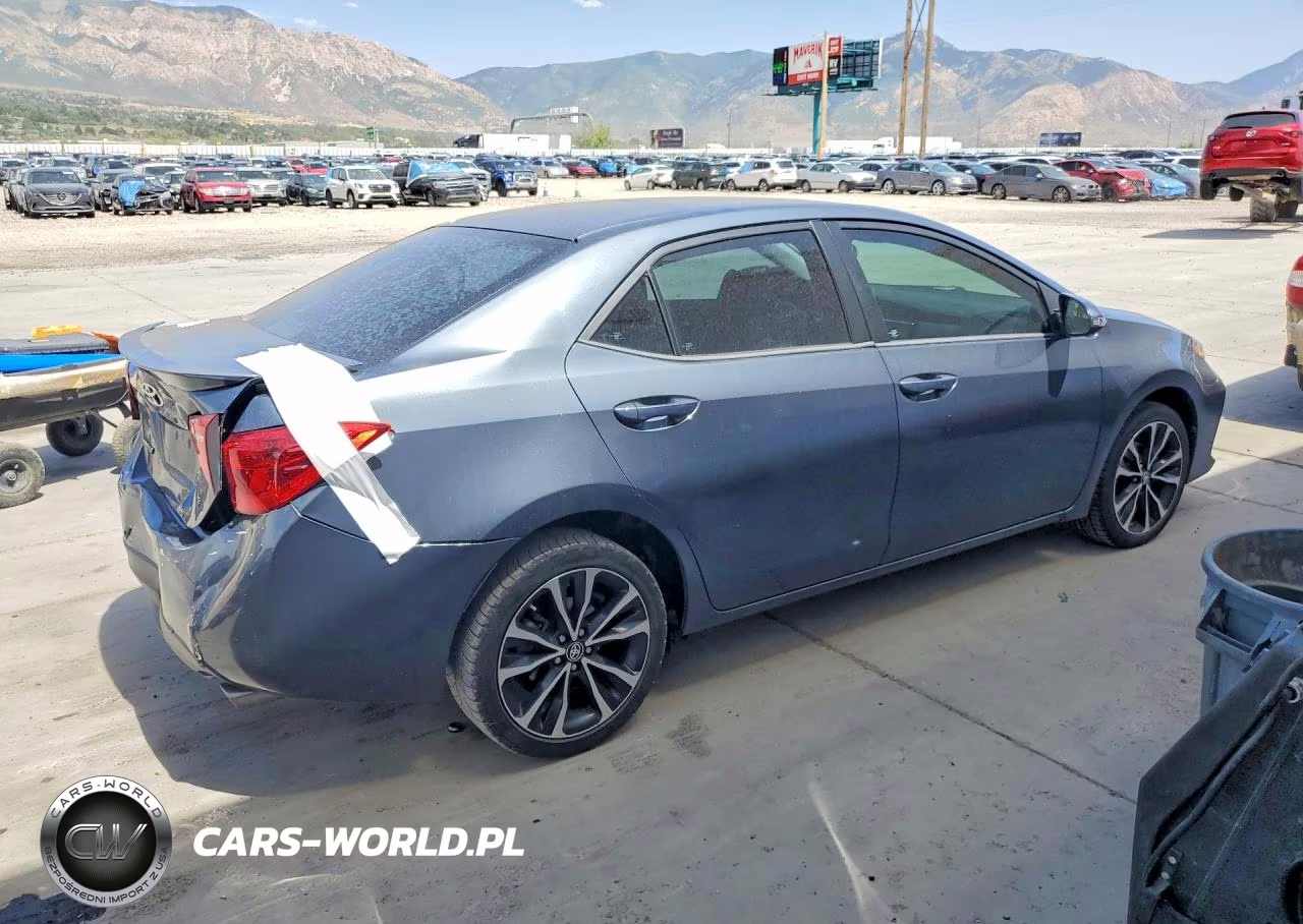 2017 Toyota Corolla Se VIN:5YFBURHE7HP678487 - 3