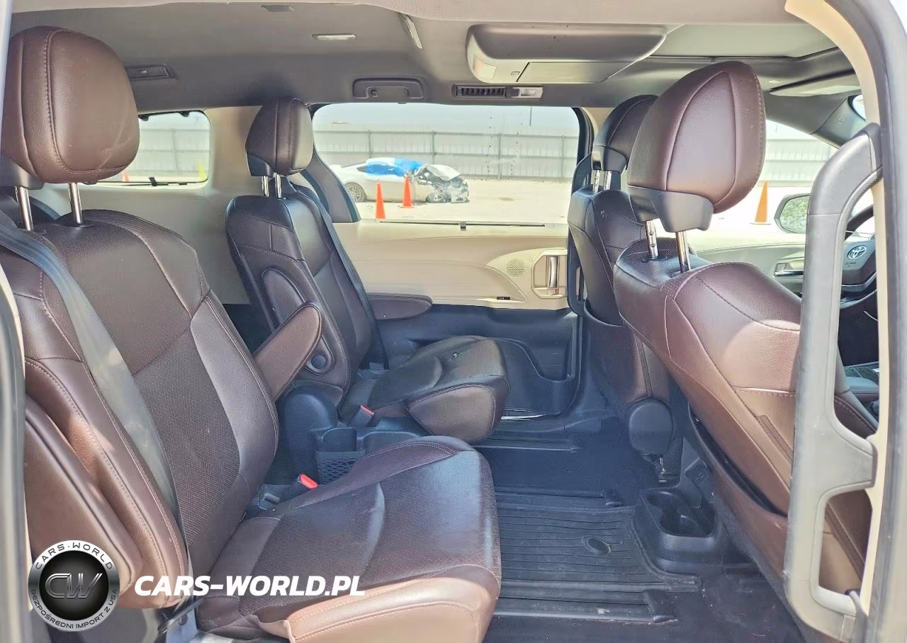 2021 Toyota Sienna Platinum 7-Passenger VIN:5TDESKFC0MS037596 - 11