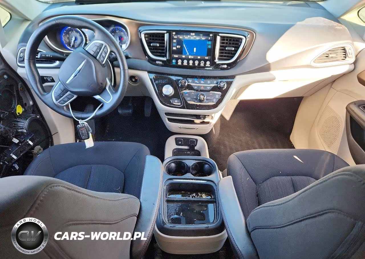 2019 Chrysler Pacifica Touring Plus VIN:2C4RC1FG5KR505629 - 8
