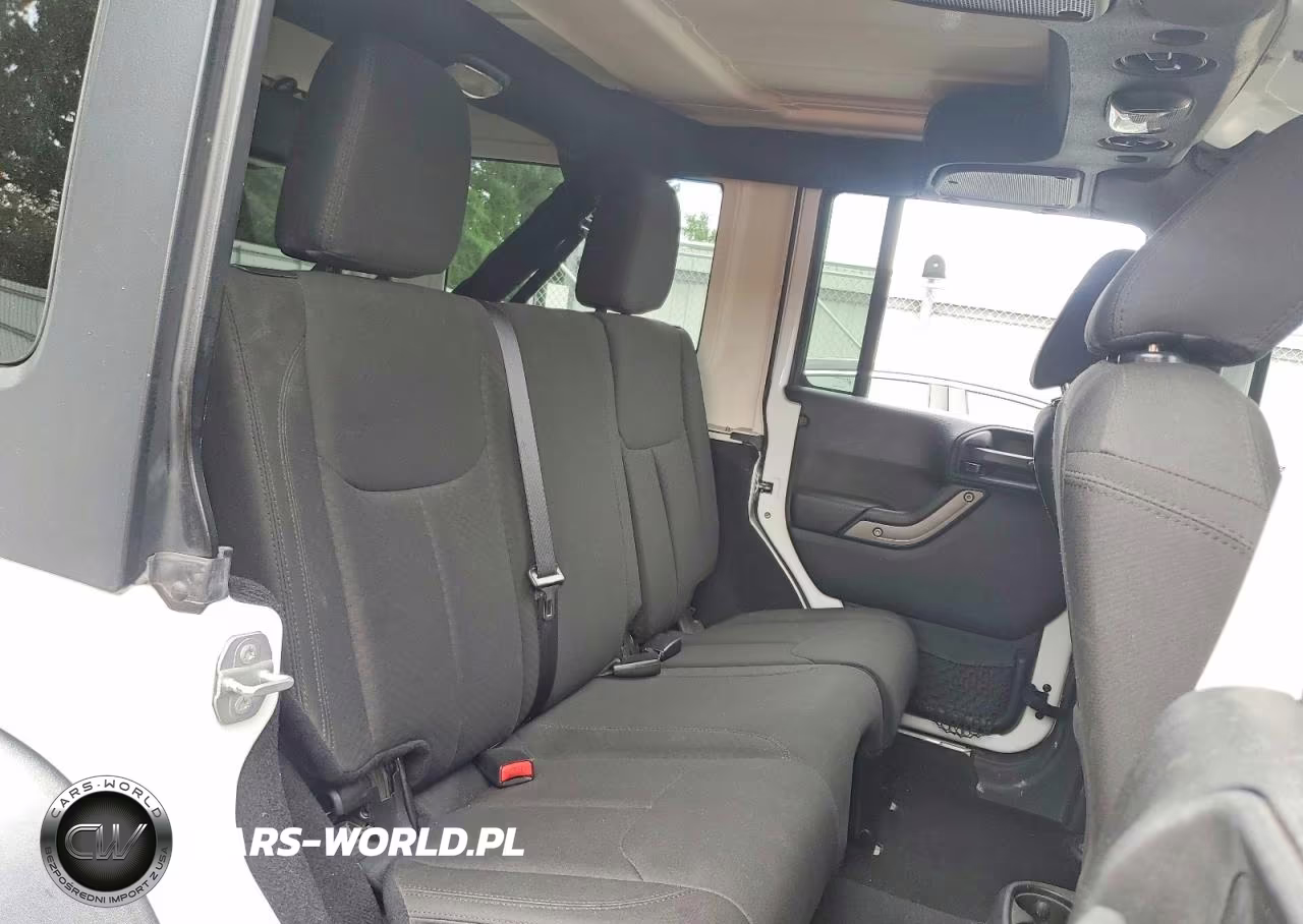 2016 Jeep Wrangler Unlimited Sport VIN:1C4BJWDG2GL133173 - 11