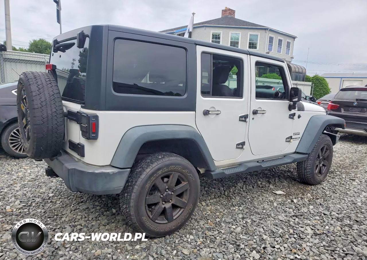 2016 Jeep Wrangler Unlimited Sport VIN:1C4BJWDG2GL133173 - 3