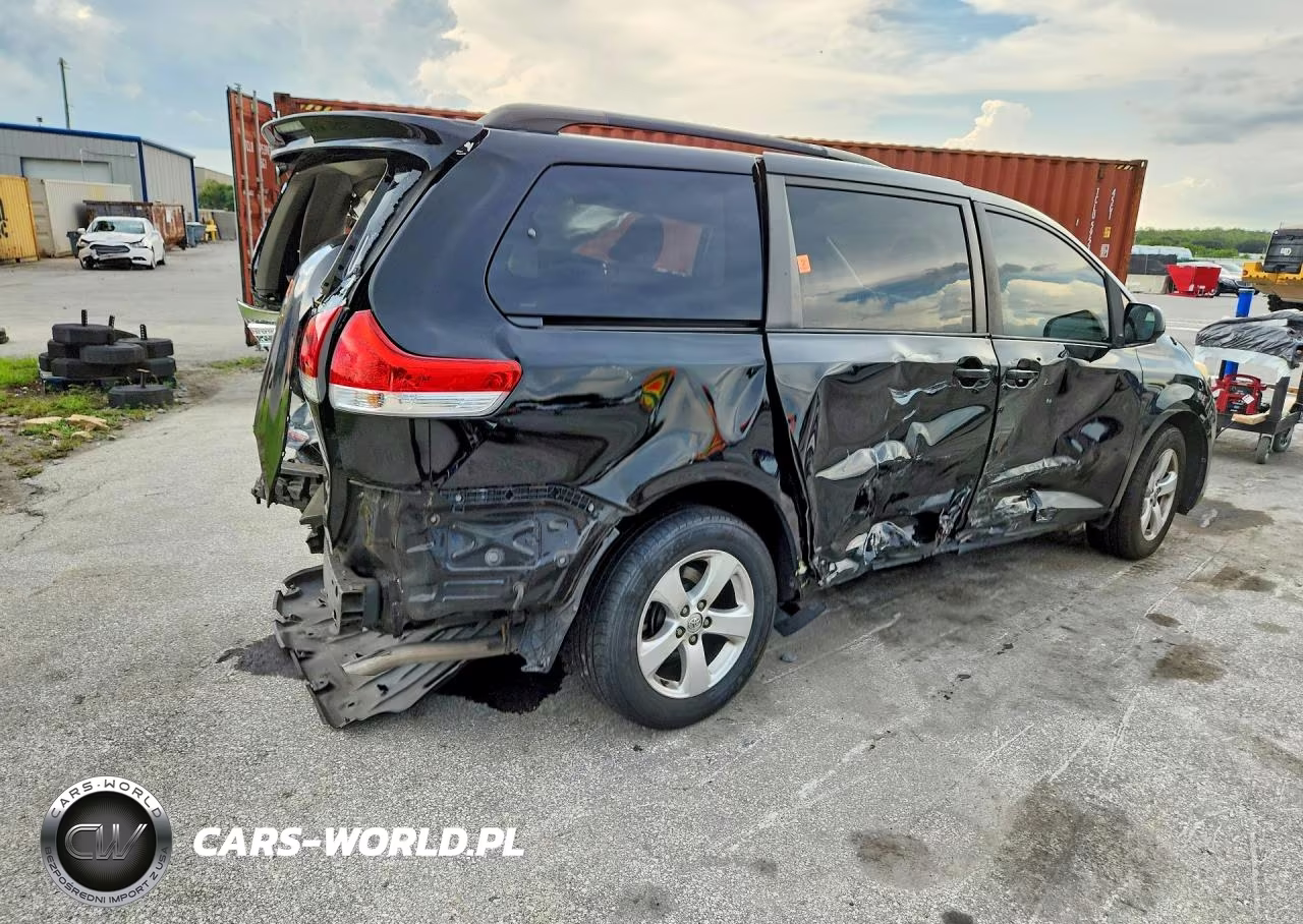 2014 Toyota Sienna Le VIN:5TDKK3DC3ES431168 - 3