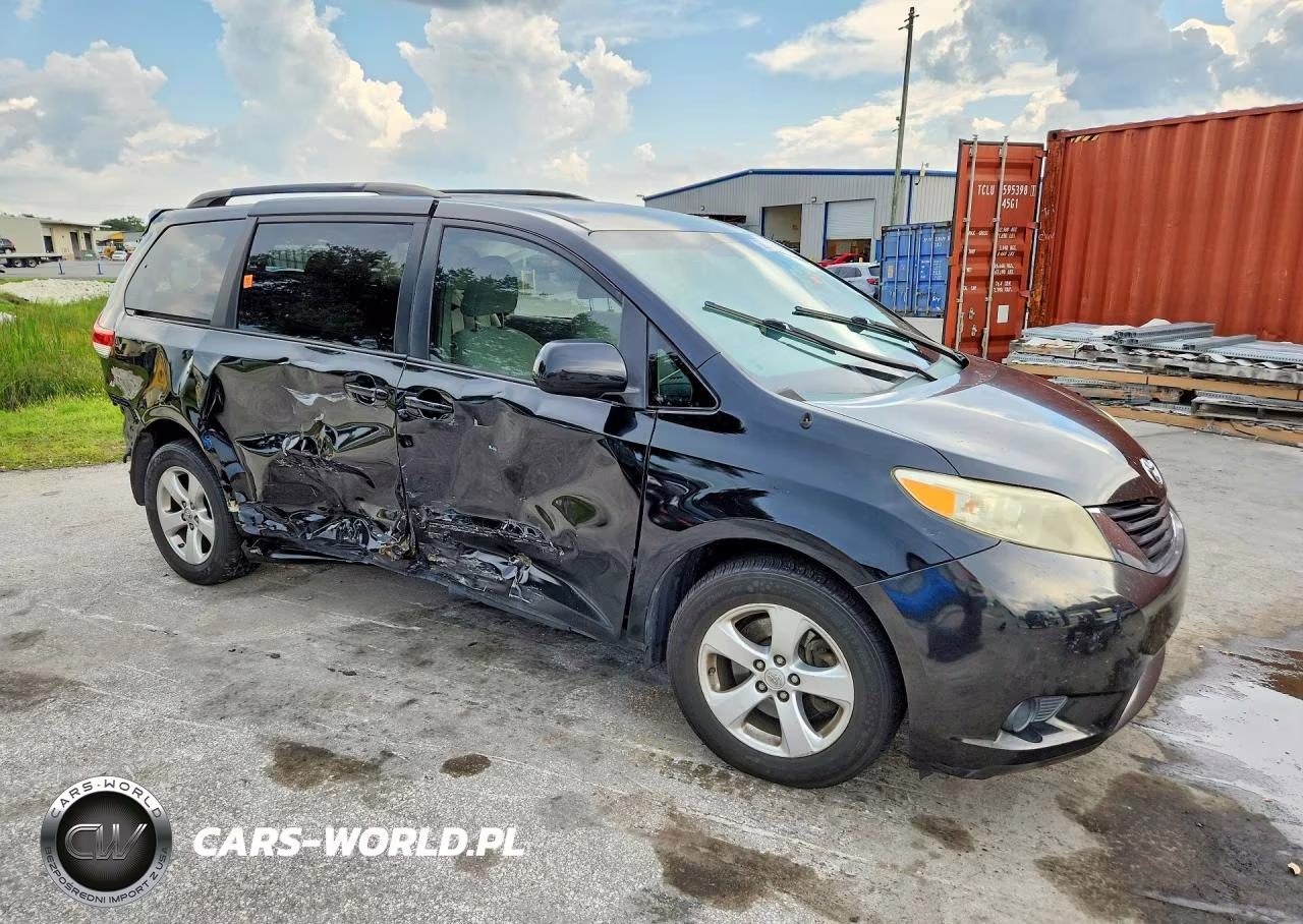 2014 Toyota Sienna Le VIN:5TDKK3DC3ES431168 - 4