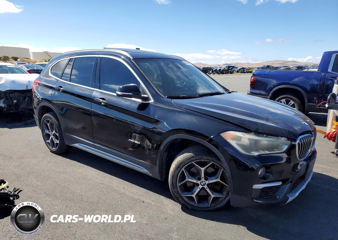 2018 BMW X1 xDrive28I VIN:WBXHT3C36J5K20462 - 4
